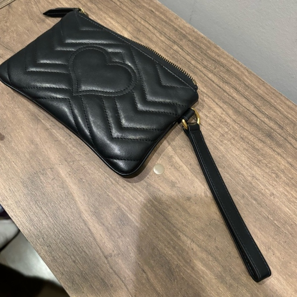 Women's Gucci GG Marmont Wrist Wallet - Picture 5 of 7